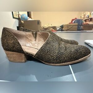 Brandy Low Cut Bootie made of Spotted Calf Hair Leather Rounded Toe western